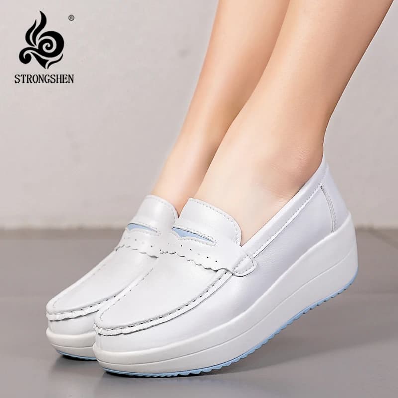 STRONGSHEN Zeppe con plateau da donna Scarpe casual Mocassini Scarpe da lavoro morbide per infermiere Scarpe da allattamento bianche antiscivolo comode e traspiranti