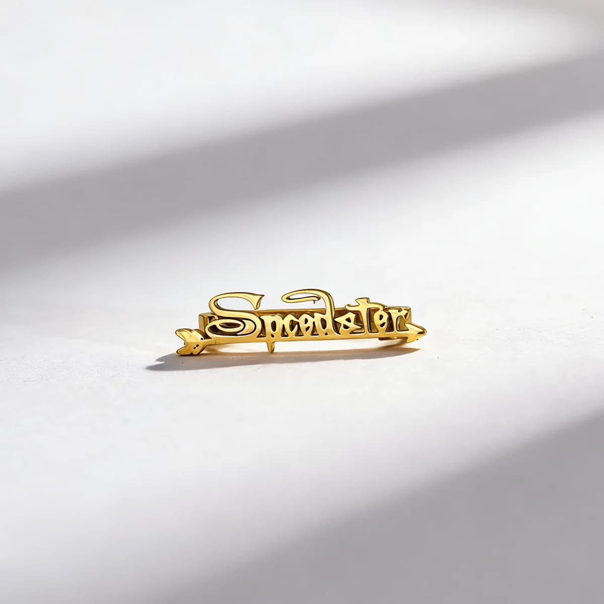 Charm per Cinturino Orologio Chandler Trendy con Nome Personalizzato in Corsivo e Freccia, Anello in Metallo con Lettera Scritta Esteticamente, Gioiello per Orologi per Innamorati