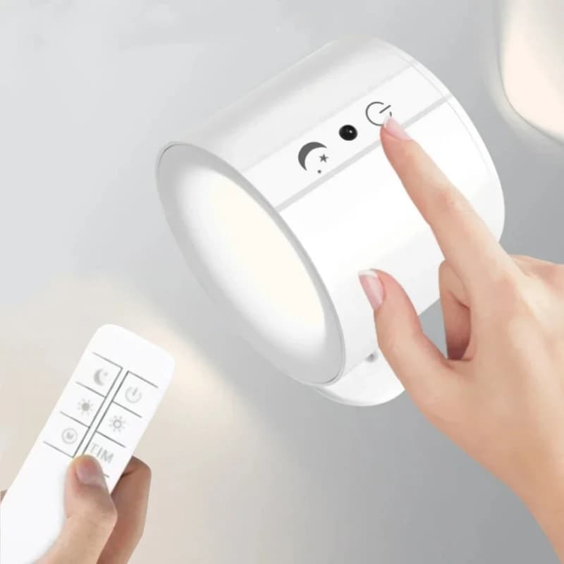 Lampada da Parete LED Touch Ricaricabile a Doppia Testa Magnetica 360° ° Faretto Rotante con Telecomando Wireless per Illuminazione Camera da Letto