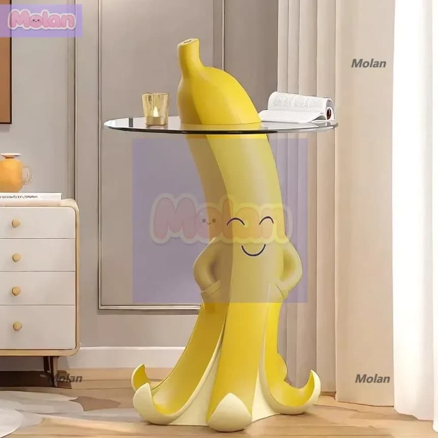 Creativo grande ornamento da pavimento a banana, umidificatore d'aria accanto al mobile TV nel soggiorno, decorazione, regali di inaugurazione della casa