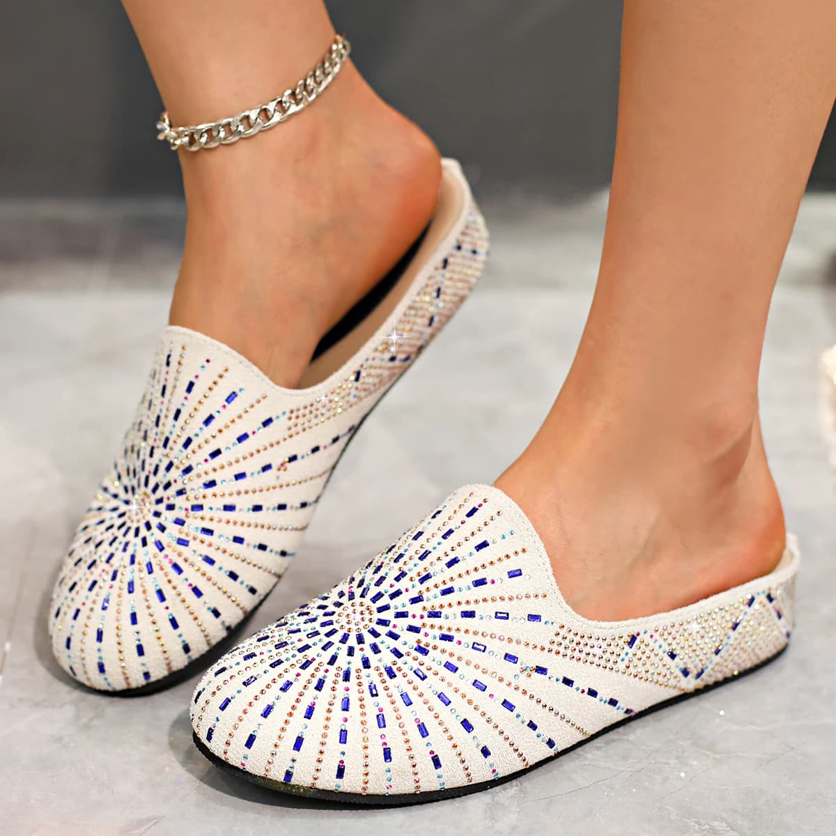 Scarpe con tacco nascosto da donna Ciabatte in pelle scamosciata con strass colorati di lusso Pantofole con zeppa alla moda Scarpe con diapositive casual slip-on femminili