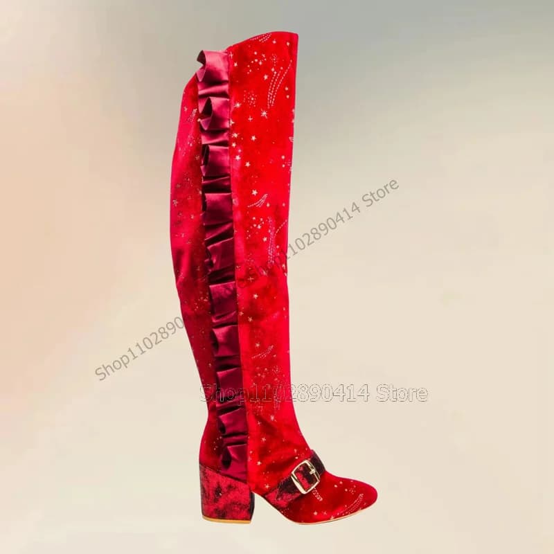 Velluto a coste rosso Ruffles Design Fibbia Decor Stivali Slip On Scarpe da donna Grosso Tacchi alti Punta a punta Romanzo 2025 Zapatos Para Mujere