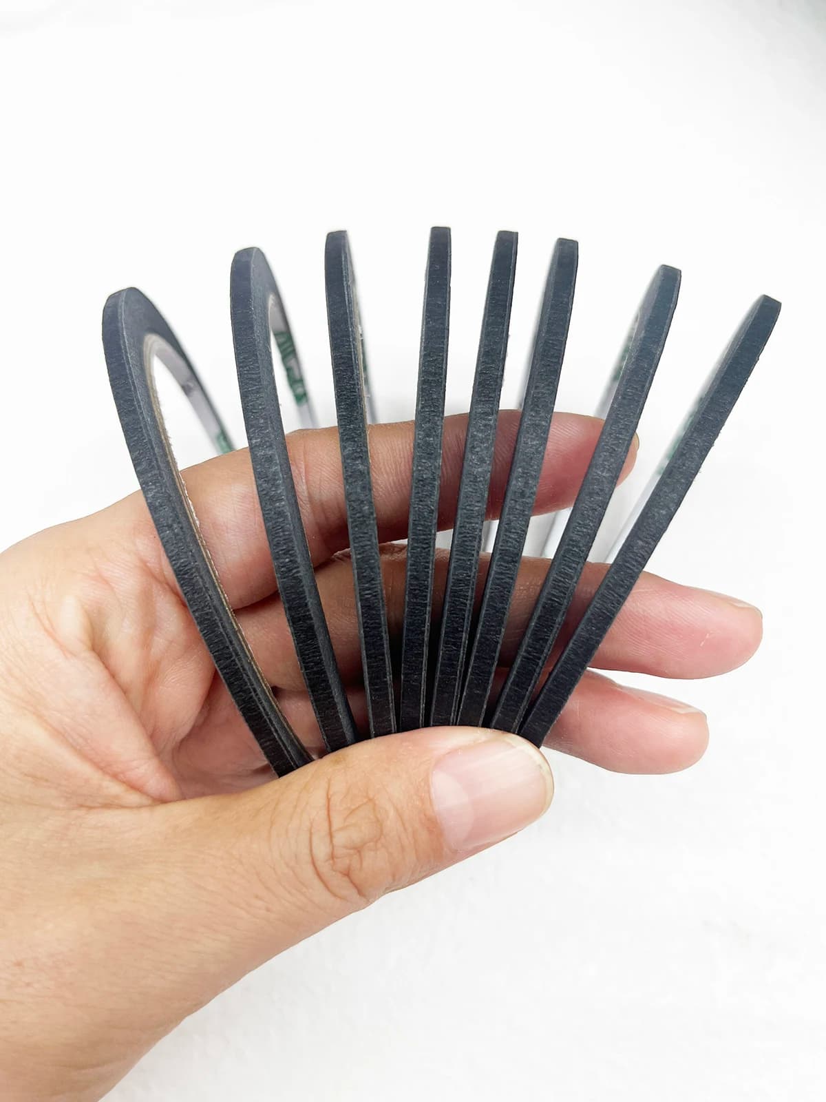 Nastro Adesivo Sottile Nero da 3mm*787 Pollici, Nastro di Precisione per Progetti Artistici, Scrapbooking, Drappeggio e Modellismo, Senza Residui