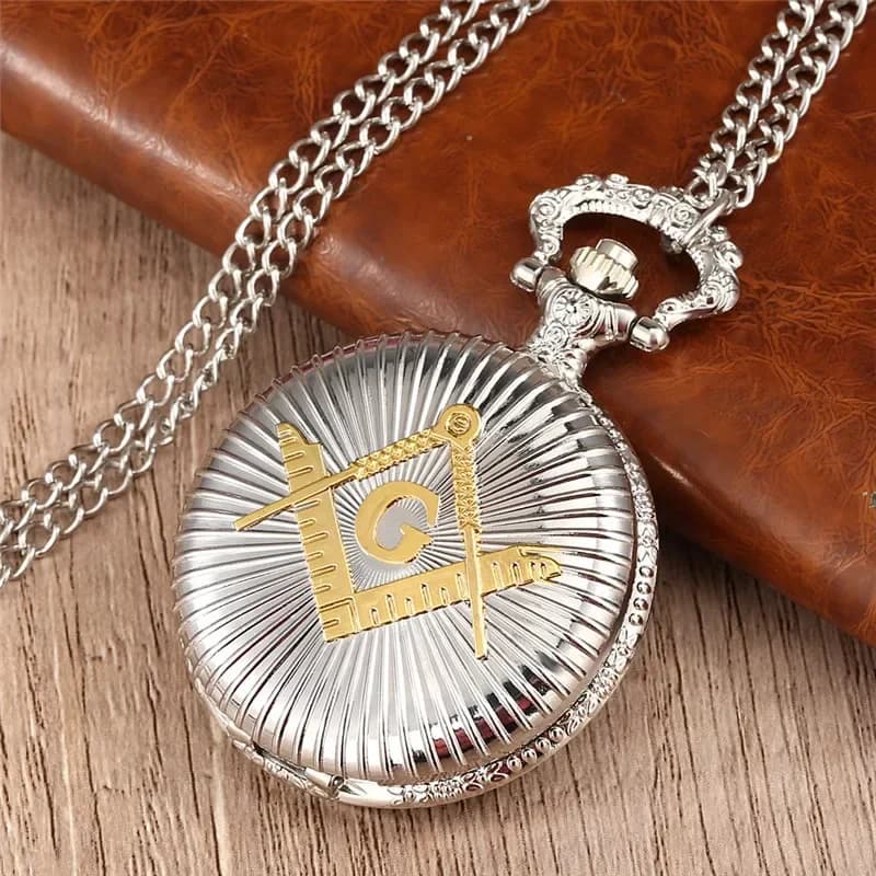 Orologio da Tasca al Quarzo Massonico con Cassa in Lega d'Argento e Design G, Modello Full Hunter, per Uomo e Donna, con Catena per Maglione