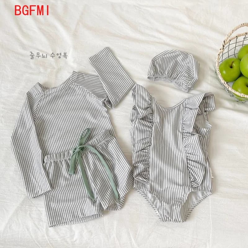 Striped Summer Swimsuit for Korean Kids Cute Full Costume for Girls Boys Long Sleeved Shorts Swimsuit Split