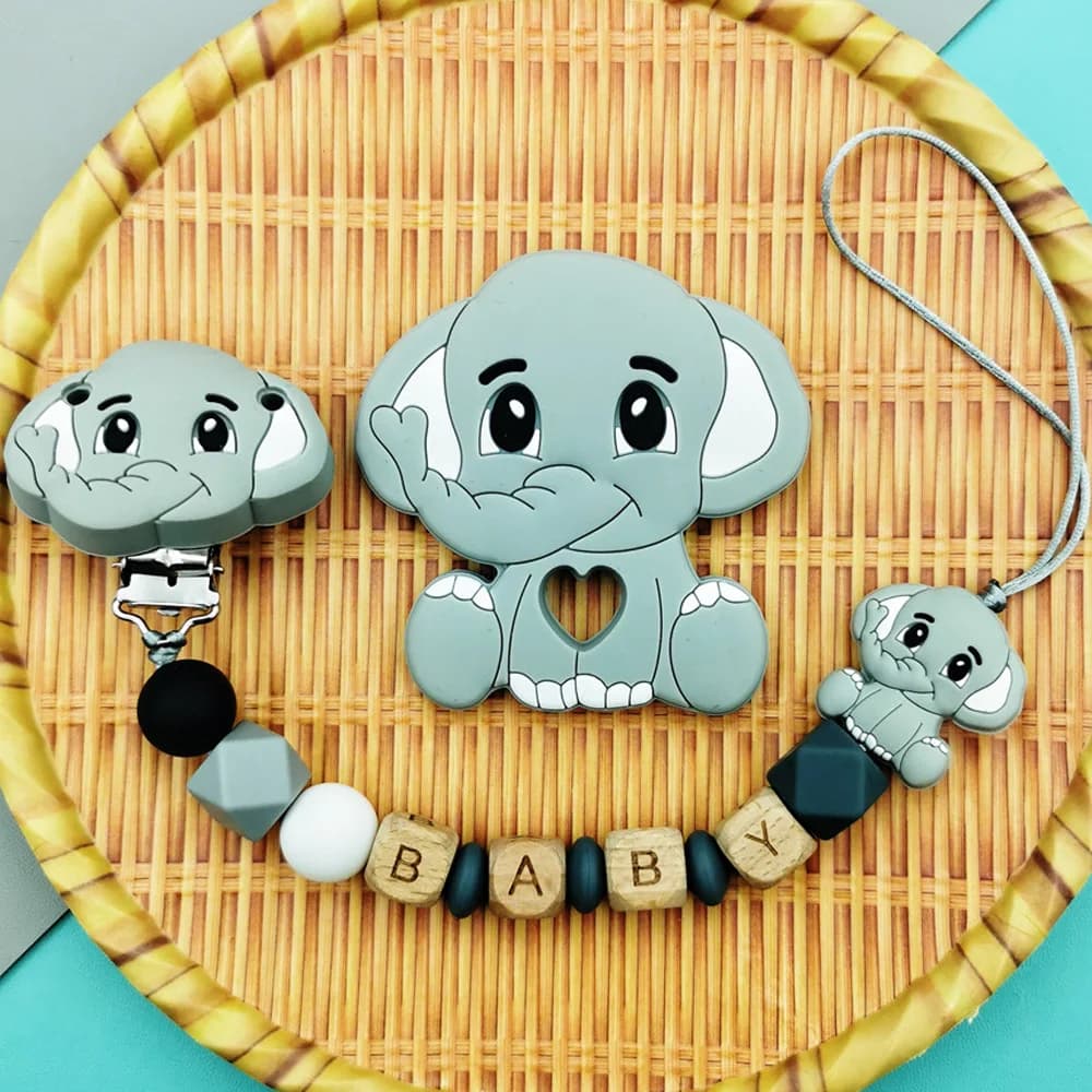 Nomi di lettere di faggio inglese personalizzate elefante clip in Silicone per bambini catene per ciuccio pendenti per massaggiagengive per giocattoli per massaggiagengive regali