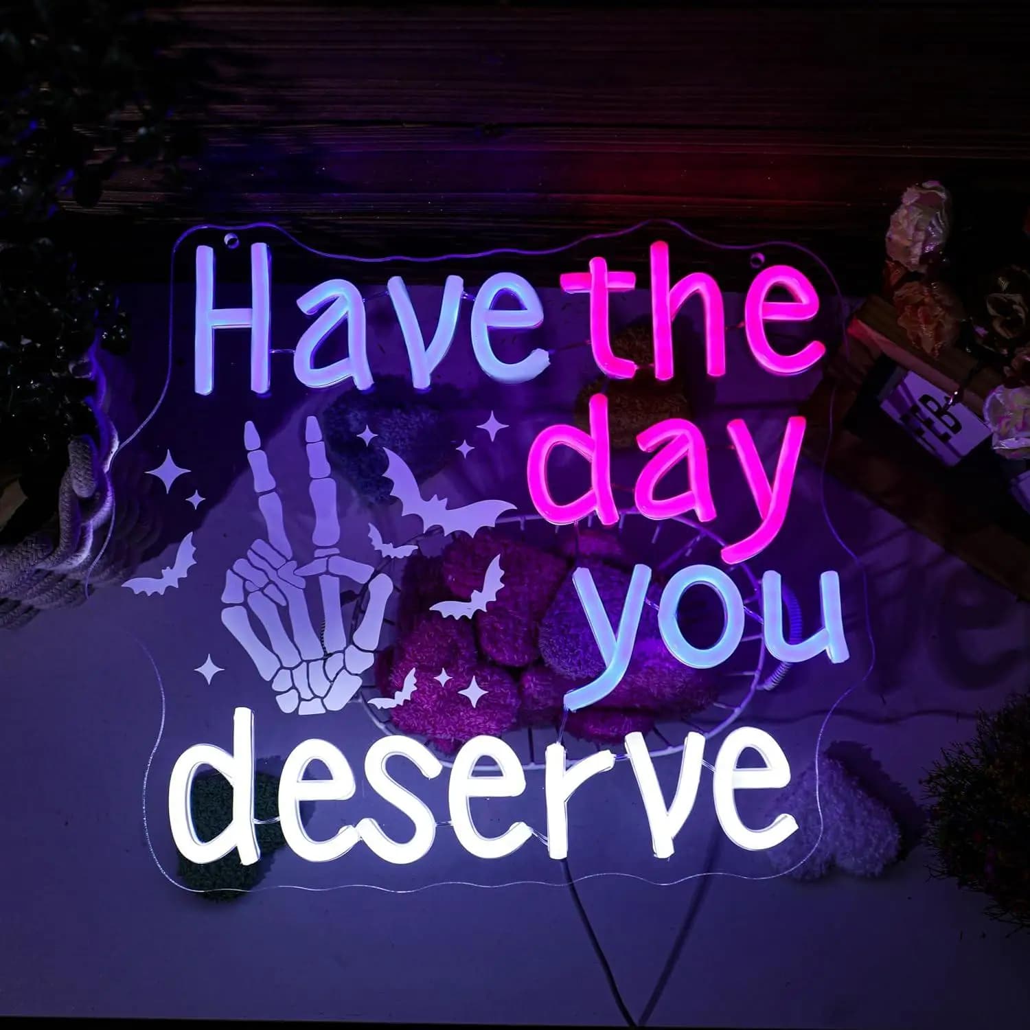 Insegna al Neon 'Have The Day You Deserve' Crea un'Atmosfera Gotica Audace per Casa, Bar, Stanza Horror, Man Cave, Camera da Letto, Decorazione con Citazioni Sarcastiche
