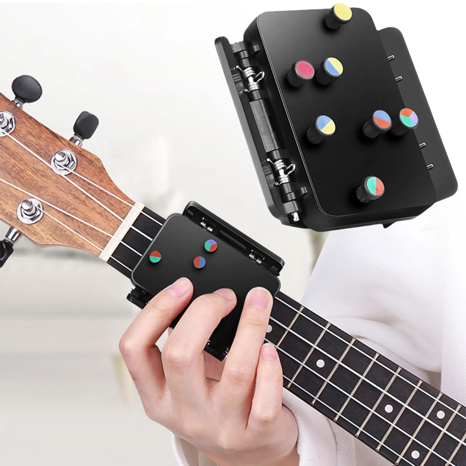 Ukuleles Accordi addestratori con 7 accordi portatili accordi a un touch presser professionista di pratica per principianti strumenti Assistente