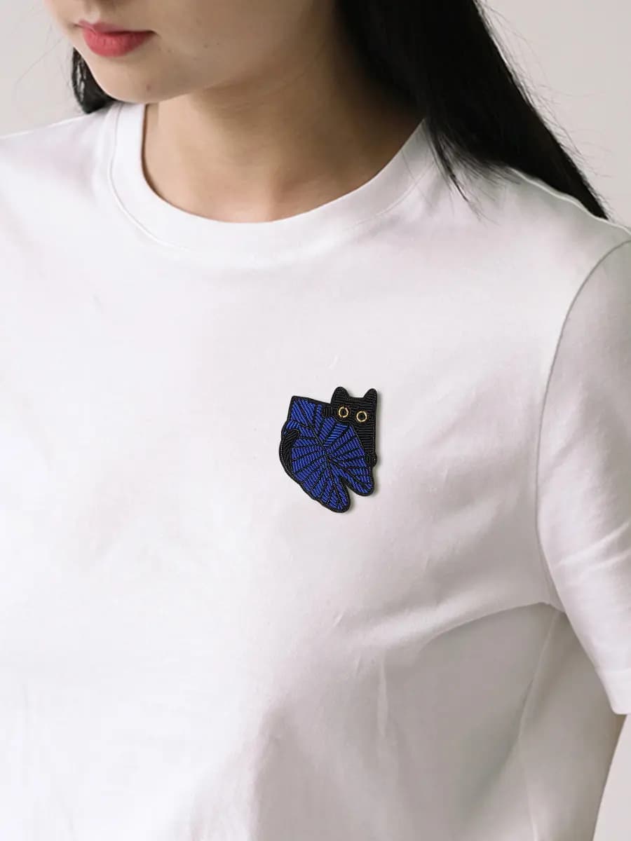 Spilla Ricamata a Mano a Forma di Gatto Cartone Animato, Squisita, Accessorio di Tendenza di Nicchia per Vestiti, Cappelli e Borse