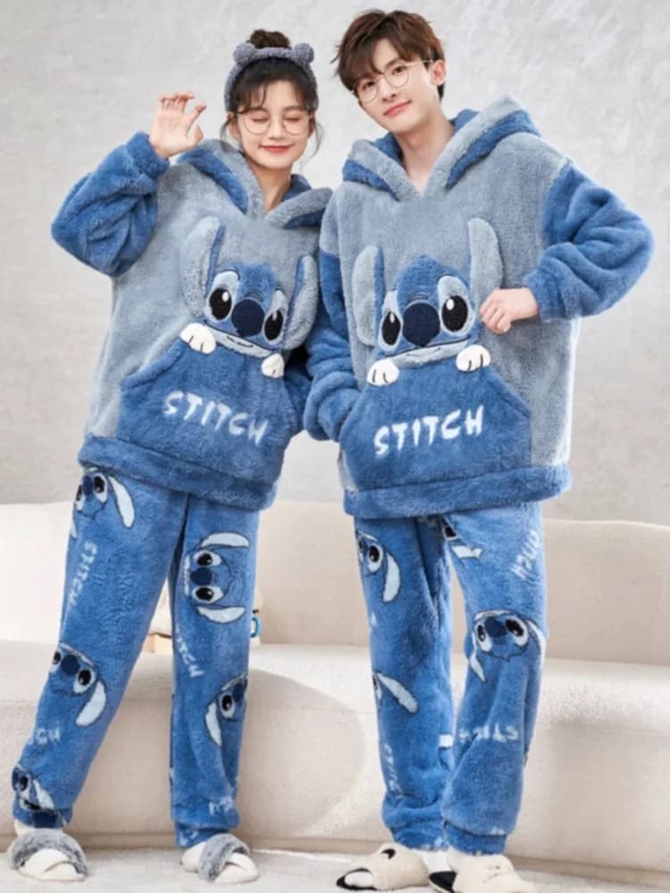 Pigiama invernale Anime Stitch Cartoon Flanella Indumenti da notte spessi Caldo e confortevole Pantaloni a maniche lunghe antivento Coppia Set di abbigliamento per la casa