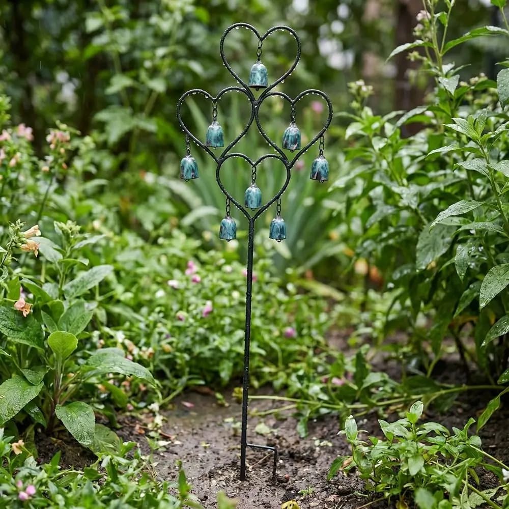 Creative Heart-Shaped Metal Garden Stake Antique Finish Rustic Wind Chime Ornament Handmade Garden Decoration Outdoor Decoration