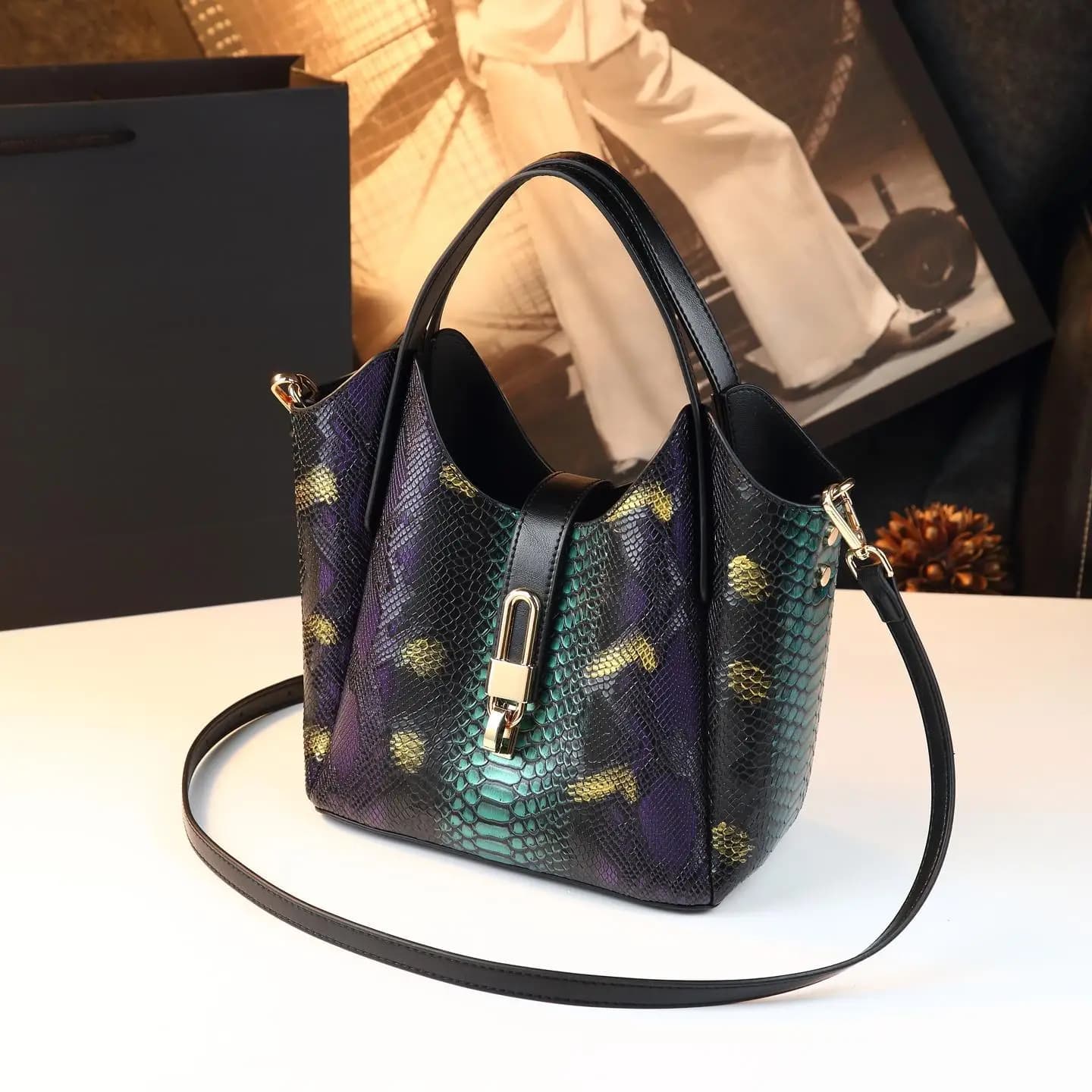 Borsa Fasciatoio Vintage Elegante da Donna, Borsa a Tracolla di Lusso, Borsa Tote Minimalista di Design, Borsa a Secchiello Quadrata in Pelle Testurizzata