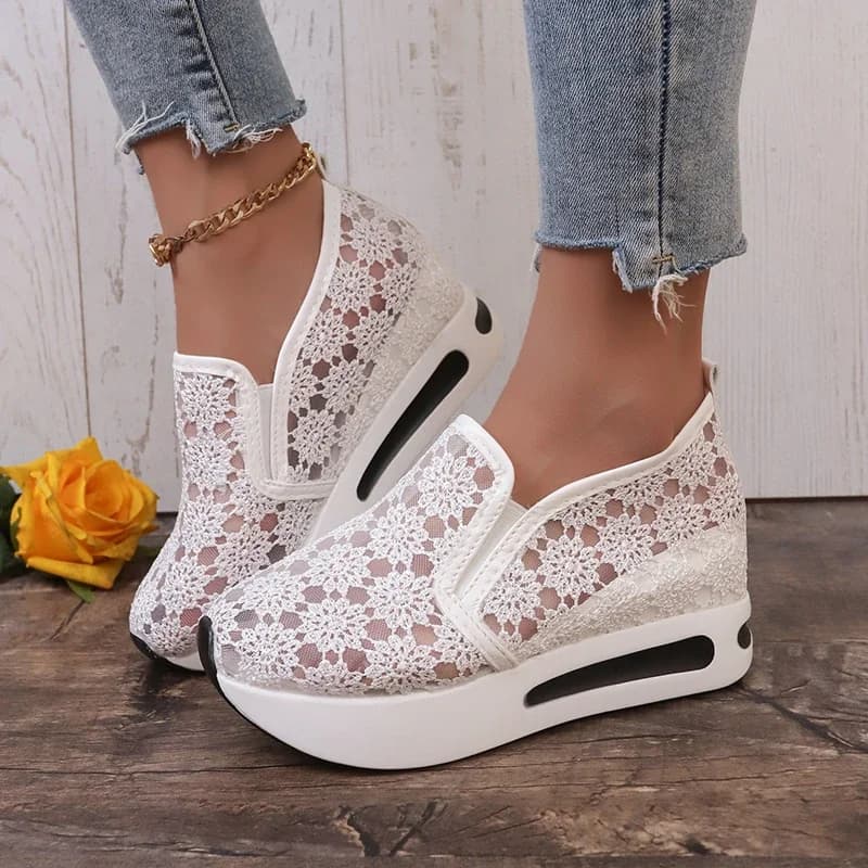 With white lace flowers Design Sneakers woman 2025 Autumn New breathable knit Slip on Mocassini Women's Shoes Zapatillas De Mujer