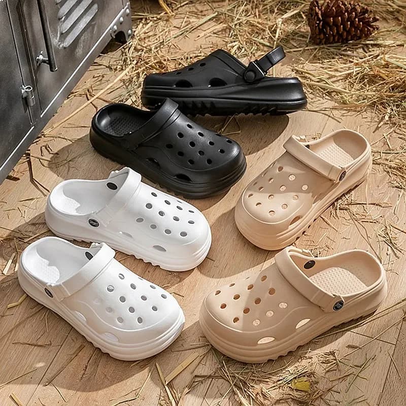 Hollow Out Platform Clogs for Women 2025 Summer Non Slip Beach Sandals Fashion Thick Sole EVA Slippers Garden Shoes