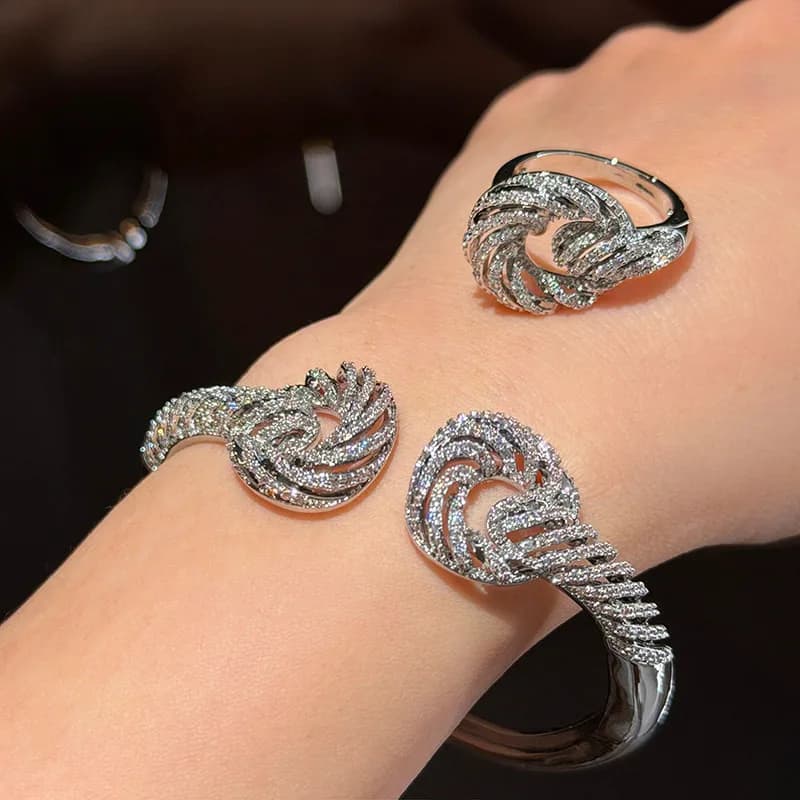 Nuovo Bracciale e Anello Elegante di Lusso con Fiori e Zirconi della Moda Coreana