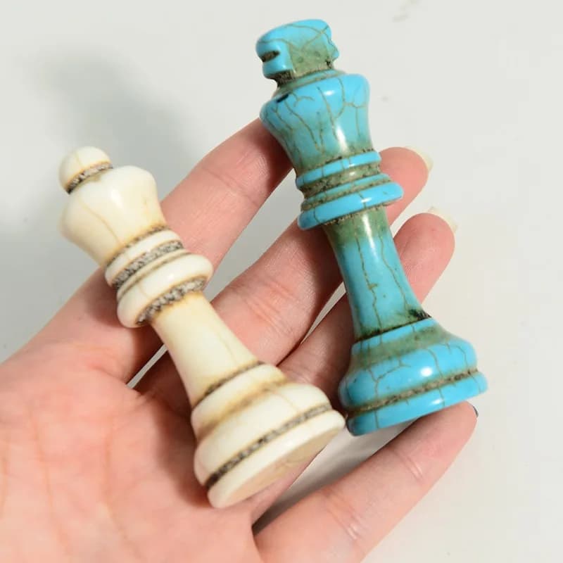 Set di 32 Pezzi degli Scacchi Blu e Bianchi in Turchese con Scacchiera in Similpelle a Doppia Faccia