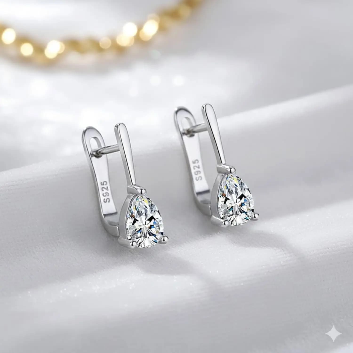 Orecchini a Cerchio in Argento con Zirconia Cubica Taglio Smeraldo, Orecchini a Cerchio a U per Donna, Gioielli Regalo