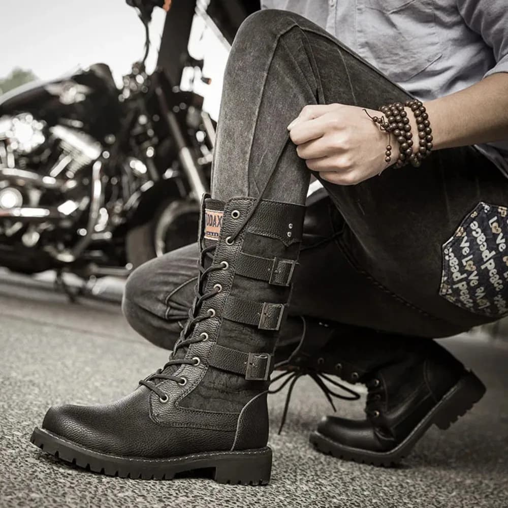 Nuove Scarpe da Uomo 2026: Stivali Casual Alti Traspiranti con Rialzo Interno, Stile Cowboy, Taglie Forti, per Moto
