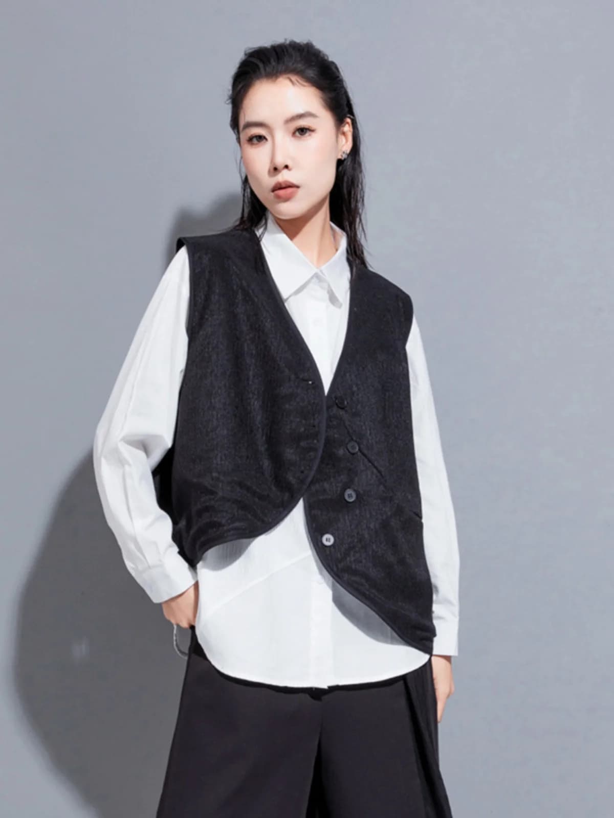 Spring Autumn Ladies Loose Sleeveless Vest Street Style Polyester Fabric Pure Color Single Button Closure Versatile Short Jacket