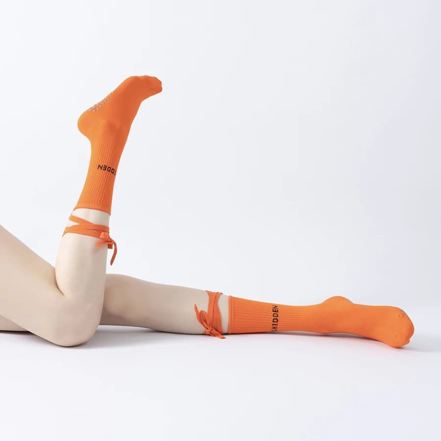 Calzini da yoga con fasciatura da donna Calzini da yoga in cotone antiscivolo in silicone per danza Pilates Balletto con cinturino alto Calzini con lacci traspiranti