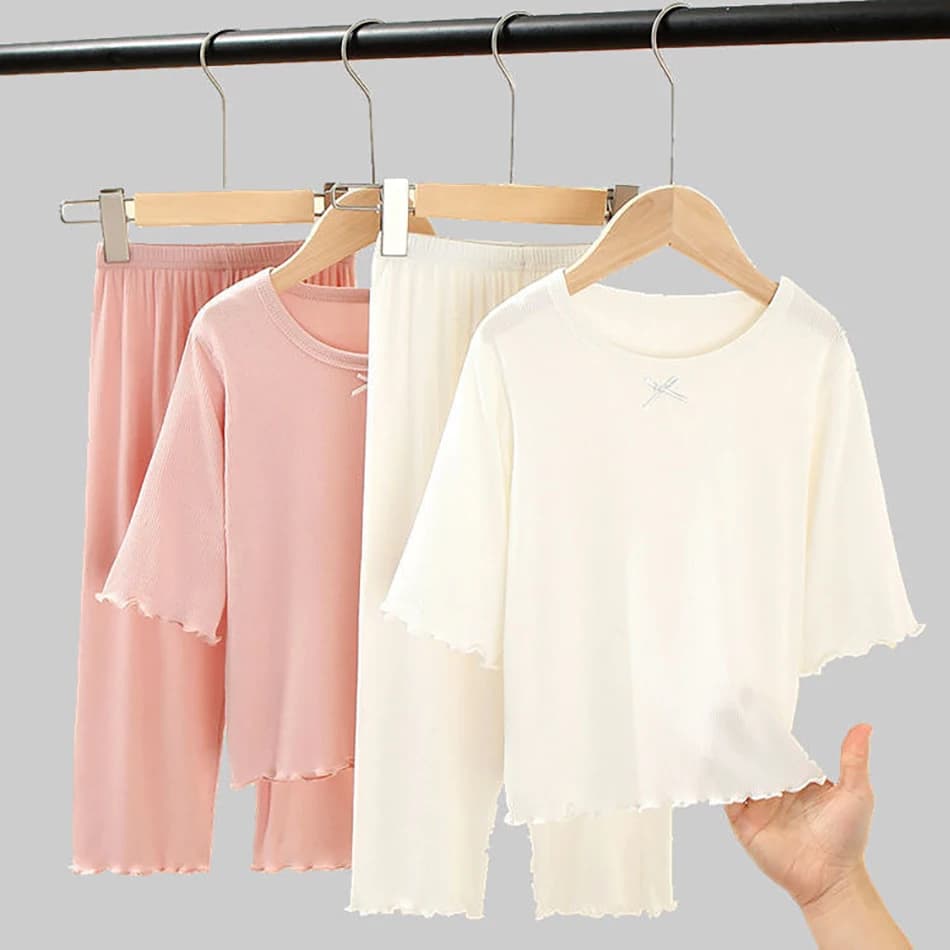 Set di seta di ghiaccio per ragazze Vestiti sottili per la casa per bambini Vestiti estivi per bambini Aria condizionata Manica corta Set per bambini Pigiama per ragazza