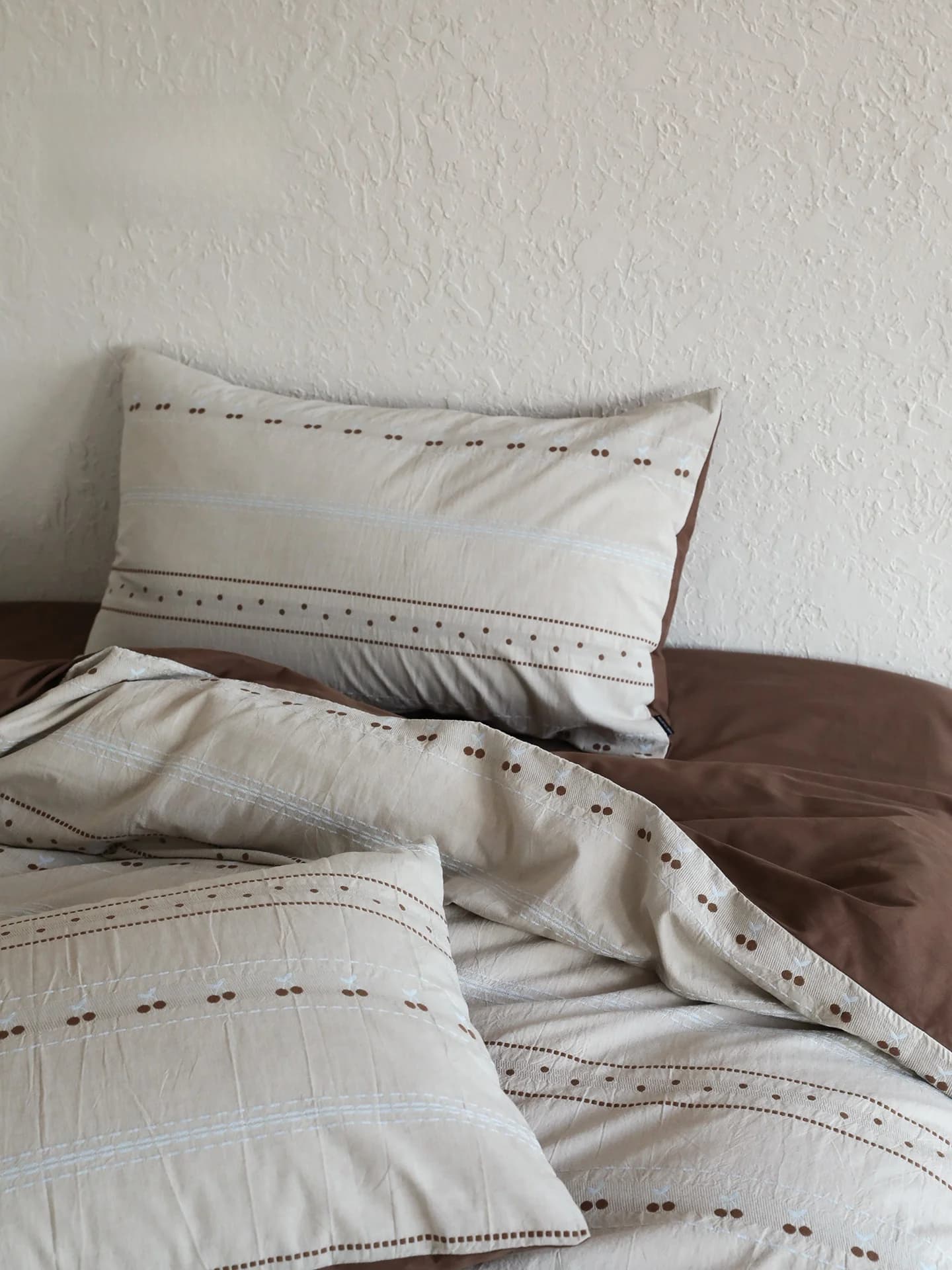 Warm cotton flannel cover, pure cotton sheet with floral pattern, delicate winter bedding accessories on the skin