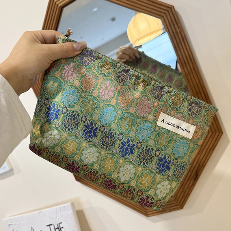 China Style Artistic Makeup Bag Portable Leather Care Products Bag Ethnic Style Handbag Wedding Embroidery Bag for Gift Wash