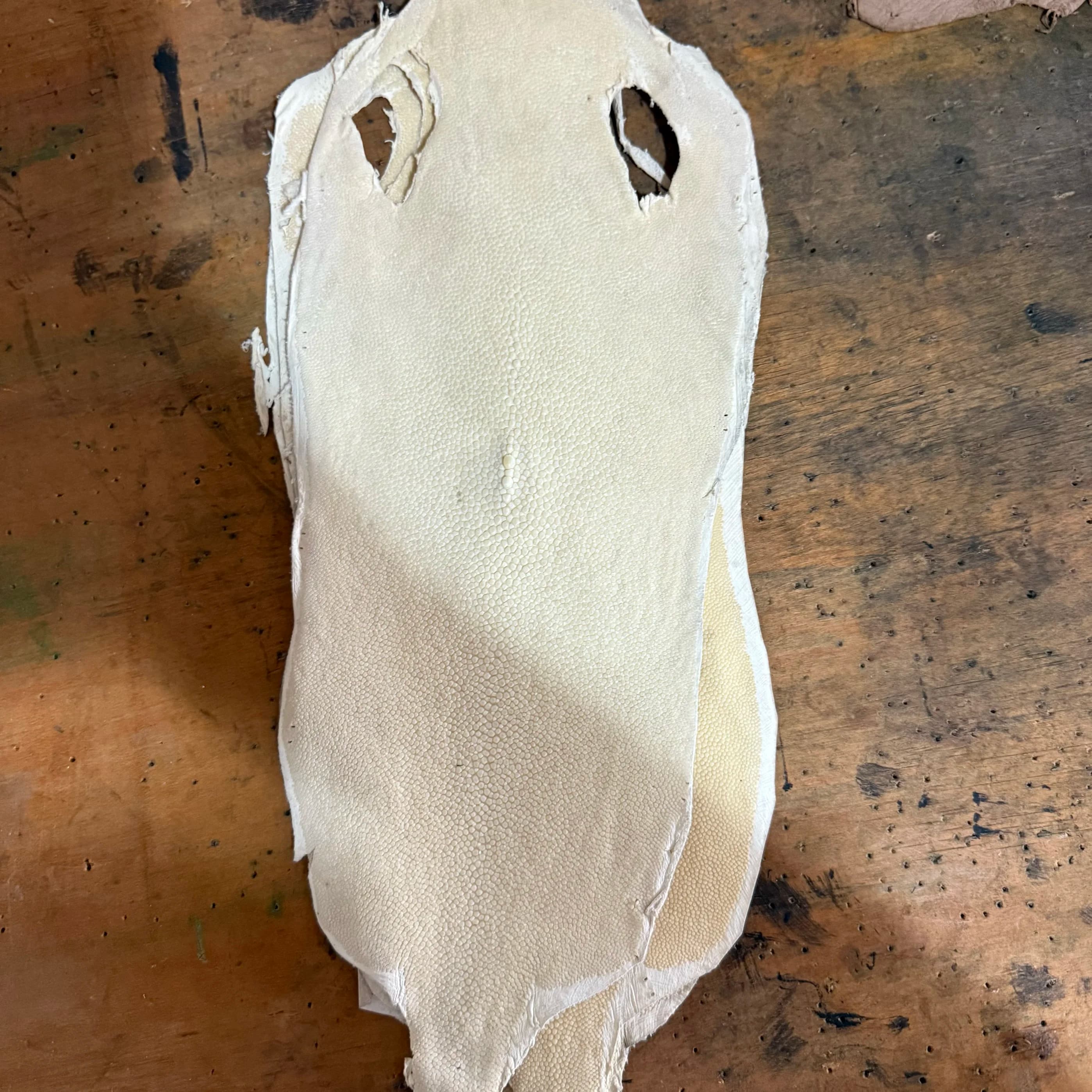 Materiale per impugnatura di sciabola in pelle di pesce perlato lunga, morbida, per tiro con l'arco, design personalizzato, fatto a mano, regalo aziendale fai da te