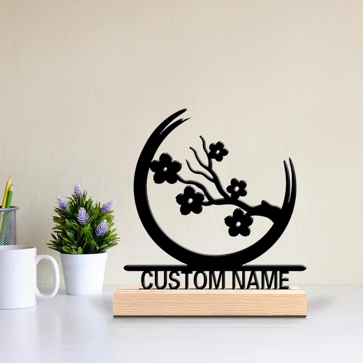 Statua in Metallo Personalizzata a Forma di Fiore di Prugna con Base in Legno, Decorazione da Tavolo Simbolica per Scrivania