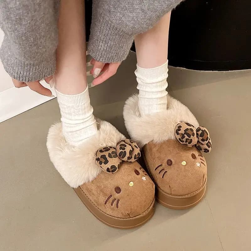Pantofole in pelliccia sintetica da donna 2026, modello Hello Kitty, nuove pantofole in cotone spesse per autunno inverno, scarpe da casa a cartone animato per interni