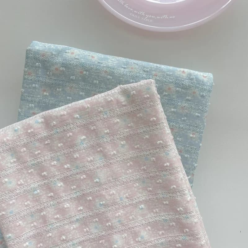 Tessuto in Cotone e Poliestere con Motivi Floreali e Pois per Abiti, Pigiami, Pantaloncini, Lenzuola, Copripiumini, Accessori Fai-da-Te per Borse