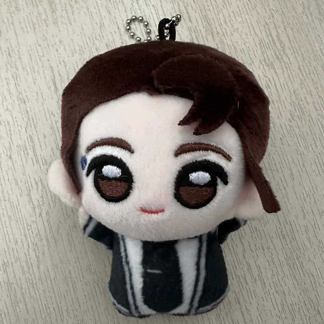 Peluche Detroit Become Human 10CM, Personaggio del Gioco KY800, Bambola in Cotone, Regalo Carino per Amici, Decorazione per Zaino