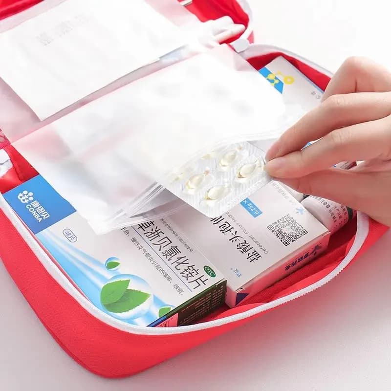 First aid kit for medical medicine Oxford Cloth Emergency kit for storing portable travel items Tote bag Medical bag for outdoors Health bag