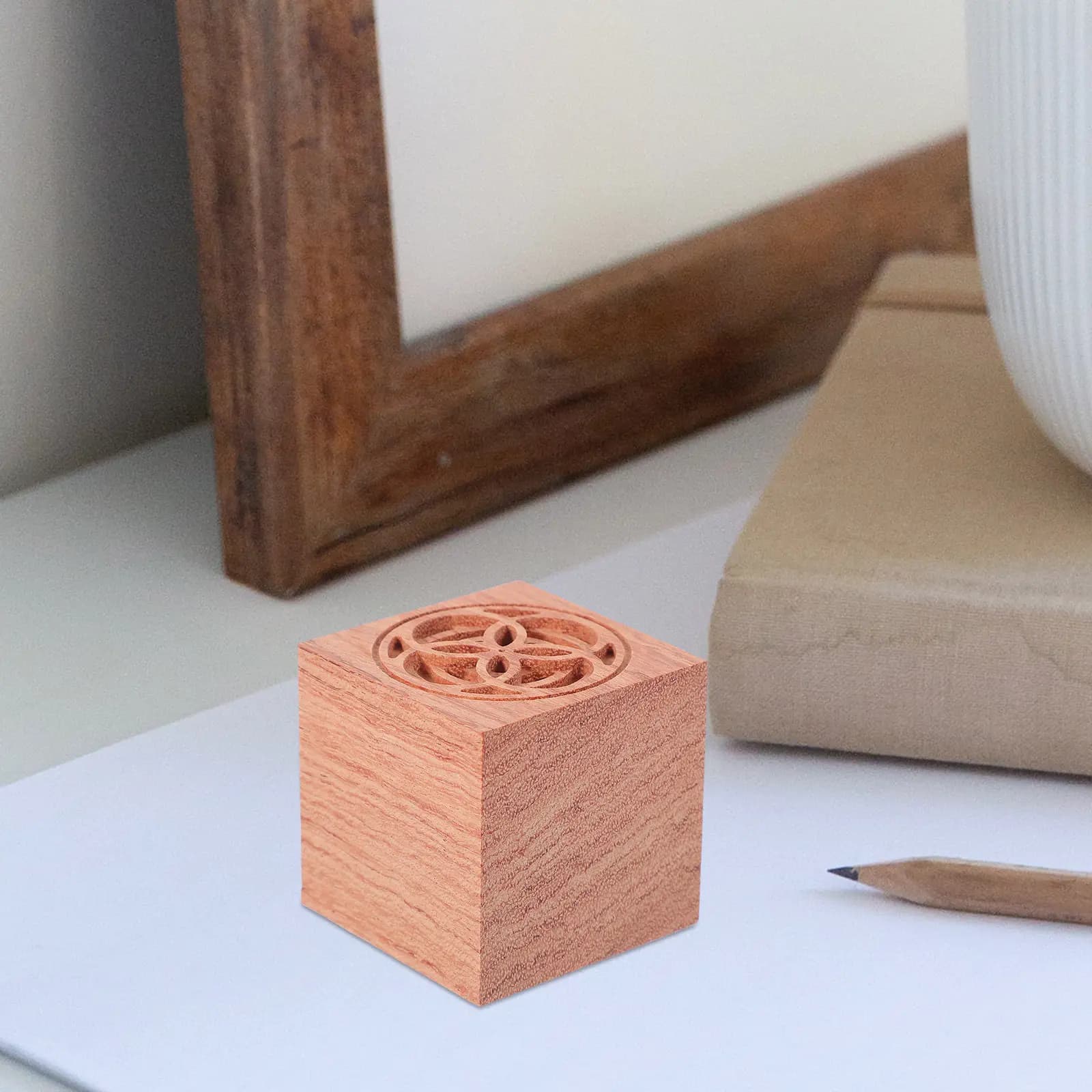Natural Wooden Aroma Diffuser Cube for Essential Oils Aromatherapy Home Office Car Yoga Room Decorative Diffusing