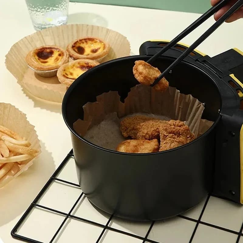 50 pcs of disposable paper for air fryer, absorbent and oil-resistant, non-stick baking tray, large and durable