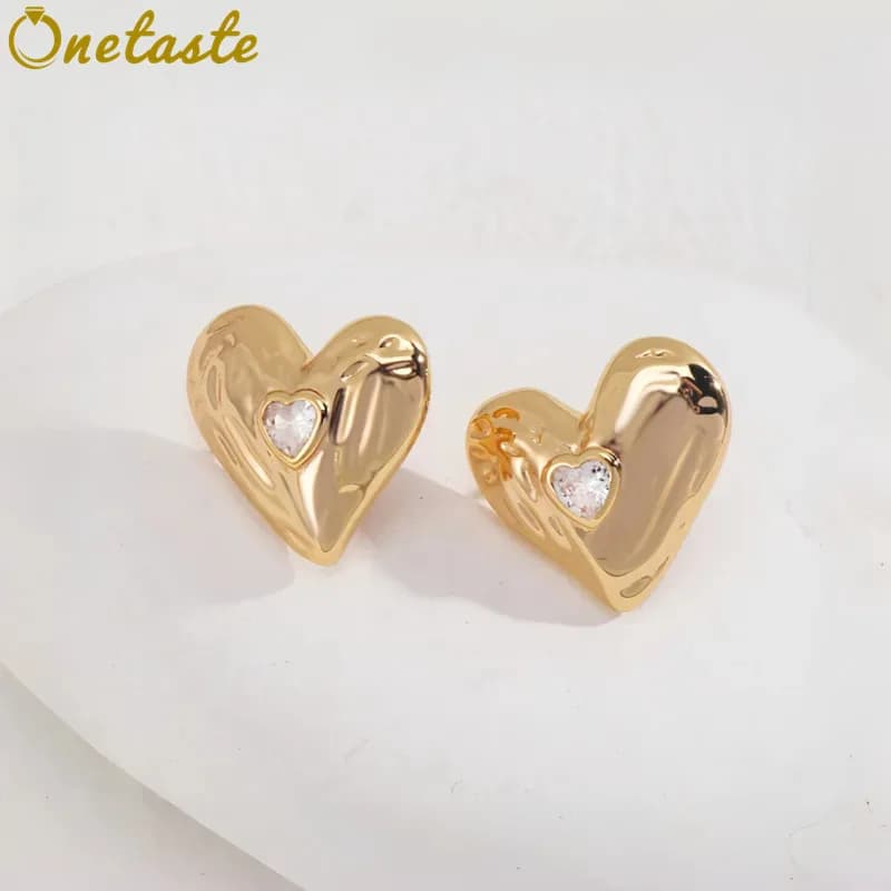 Orecchini a Perno a Forma di Cuore in Argento Sterling 925 Placcato Oro con Zirconia Cubica, Lucidati, Semplici ed Eleganti, Regalo d'Amore per Donne