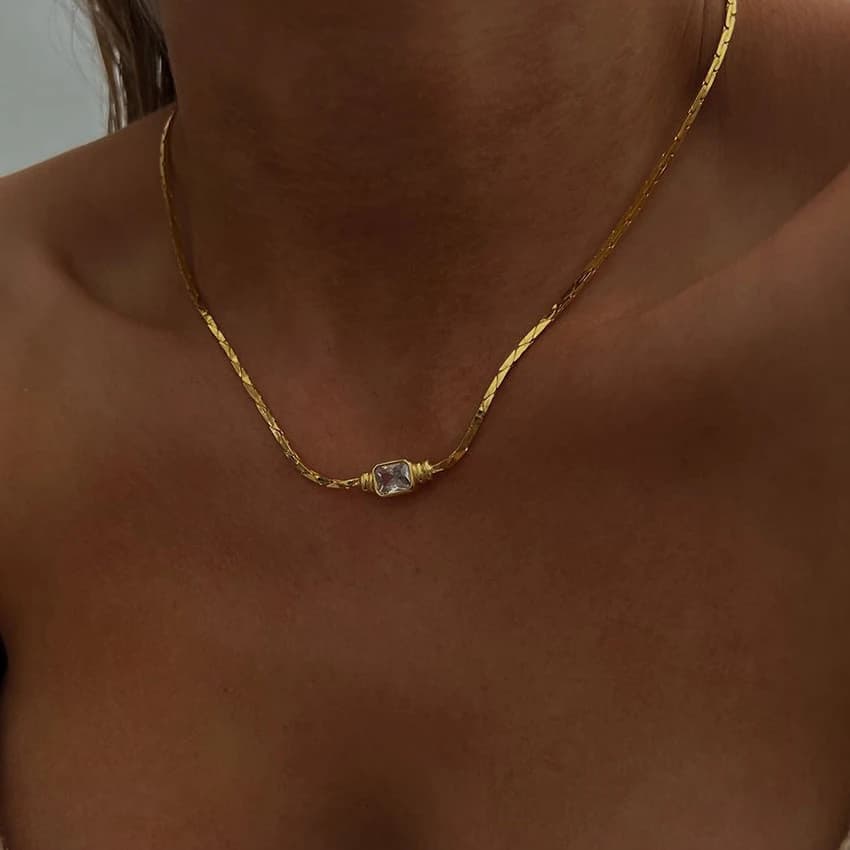 Retro Stainless Steel Creative Chain Necklace for Women Charm Shiny Square Crystal Pendant Necklaces Wedding Jewelry Gifts