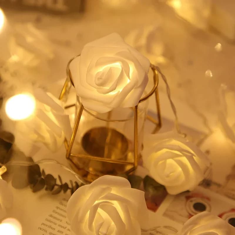 Stringa di luci a forma di rosa da 10/20 LED alimentate a batteria – Lucine a fiori romantiche per matrimoni, San Valentino, feste, decorazioni per la casa