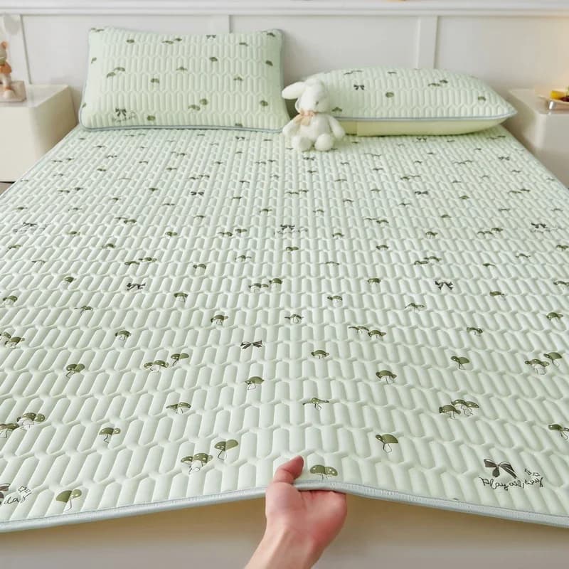 New Printed Natural Latex Filling Summer Mat for Bed Cooling Feeling Silk Thicken Bed Pad and Pillowcase Ice Silk Bed Sheet Set
