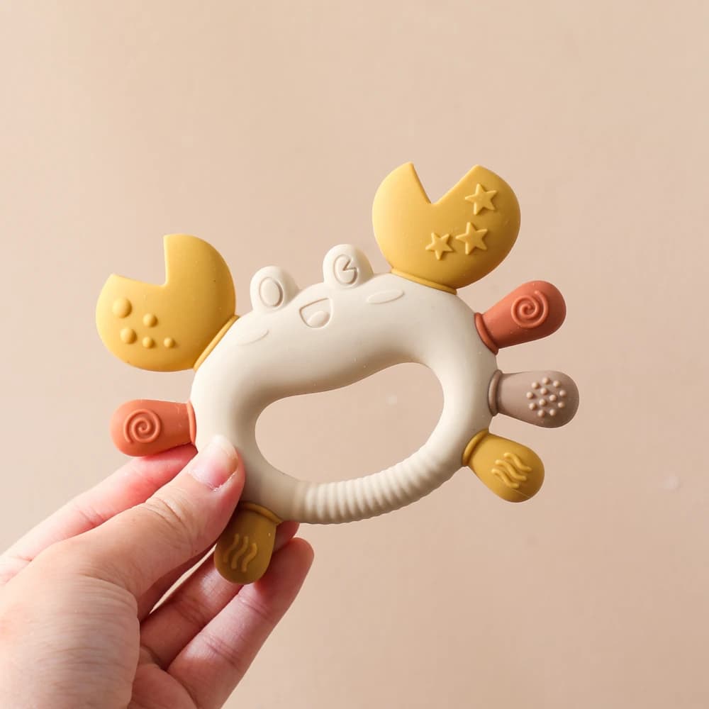 Massaggiagengive in silicone a forma di granchio per neonati – Cura dentale per bambini 0-12 mesi, gengivale per la dentizione, design testurizzato, facile da afferrare e pulire