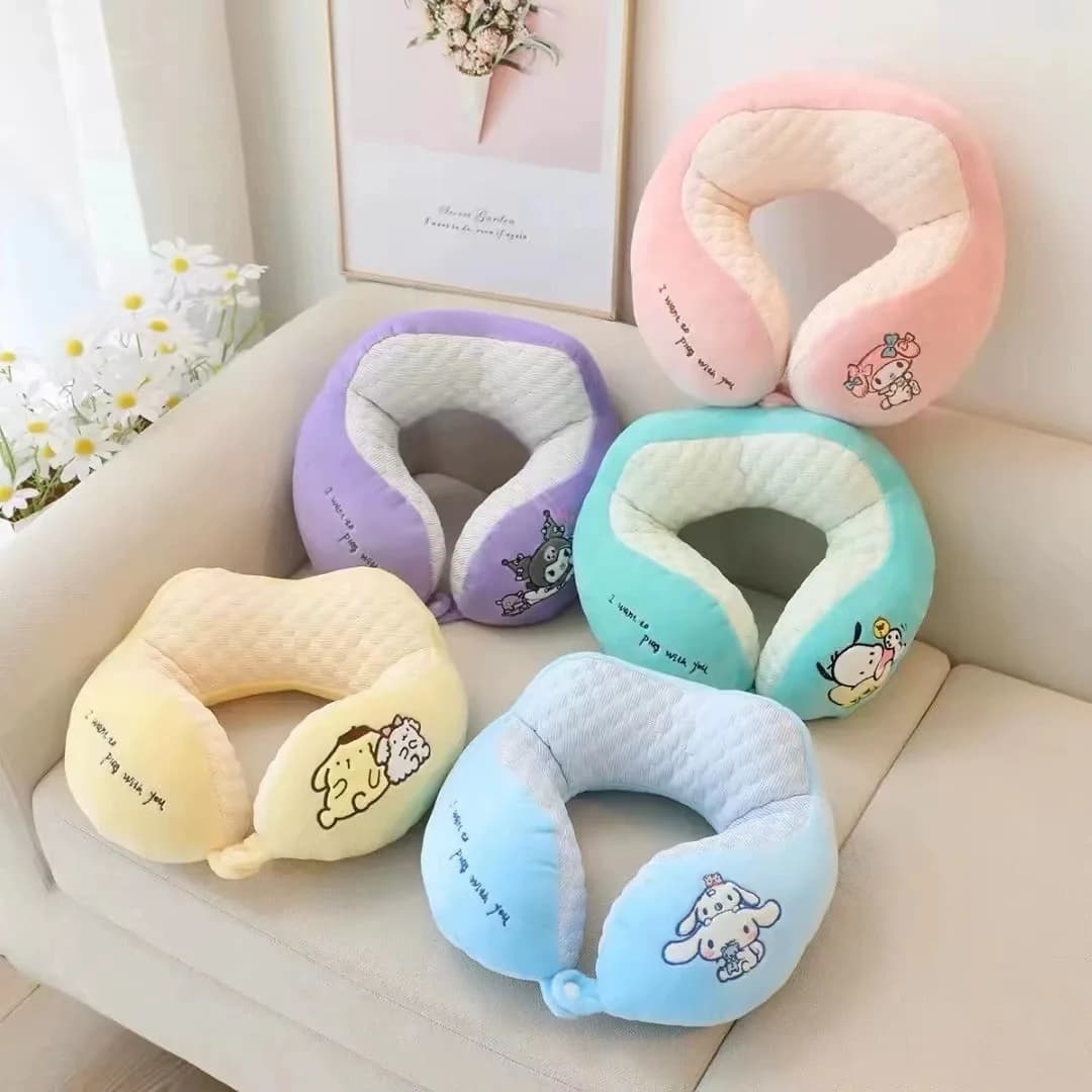 Cuscino da Viaggio a Forma di U Sanrio Kuromi Cinnamoroll Ice Bean, Essenziale per Voli Lunghi, Viaggi in Auto e Comfort Estivo