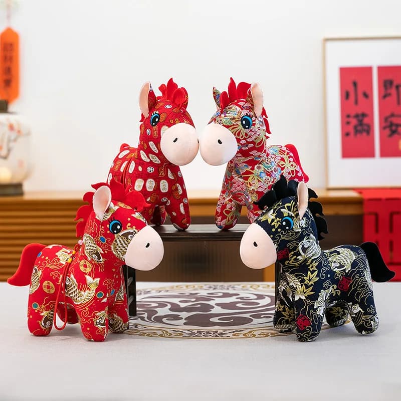 1PC Capodanno Mascotte a forma di cavallo Peluche Bambola di pezza 15CM/20cm Cavallo di stoffa 2026 Atmosfera di famiglia Decorazione Forniture per le vacanze