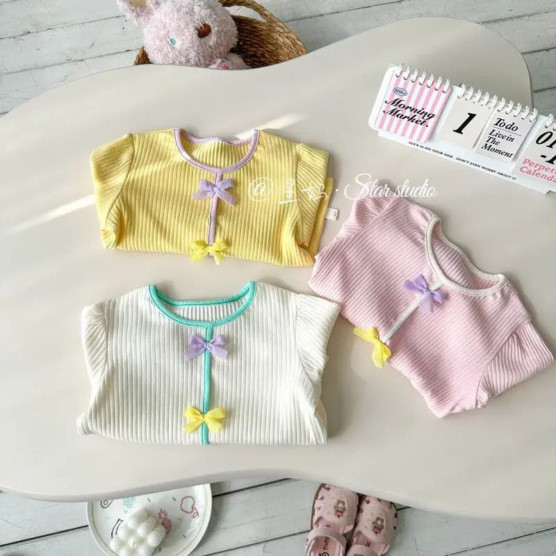 T-shirt estiva 2026 nuovo stile dolce con fiocco a contrasto color caramella, alla moda e versatile, a maniche corte per ragazze