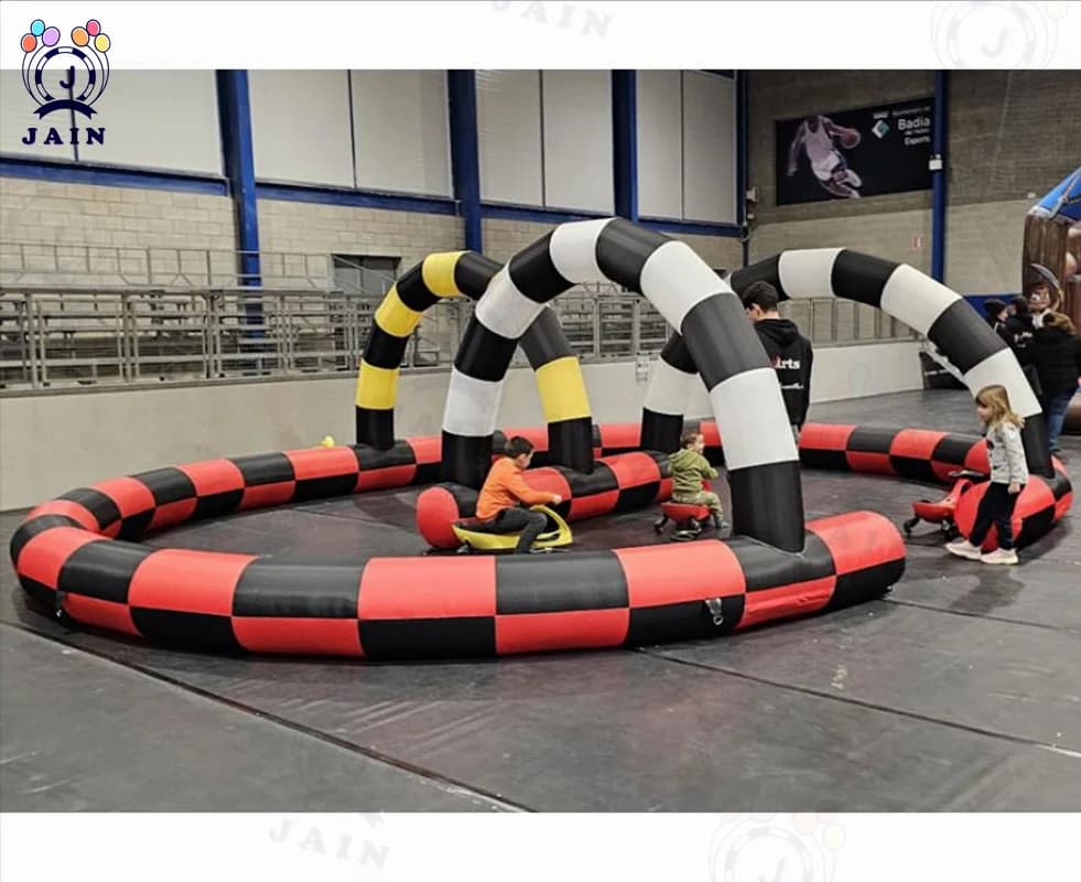 Pista gonfiabile gigante per tricicli, pista gonfiabile per go-kart, barriera gonfiabile, pista gonfiabile per giochi sportivi