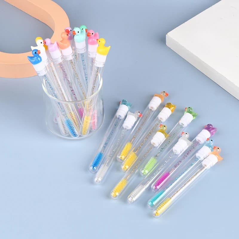 1 pz Spazzola per ciglia e sopracciglia riutilizzabile con design a forma di anatra, asta in cristallo, antipolvere, strumento per extension ciglia, applicatore mascara