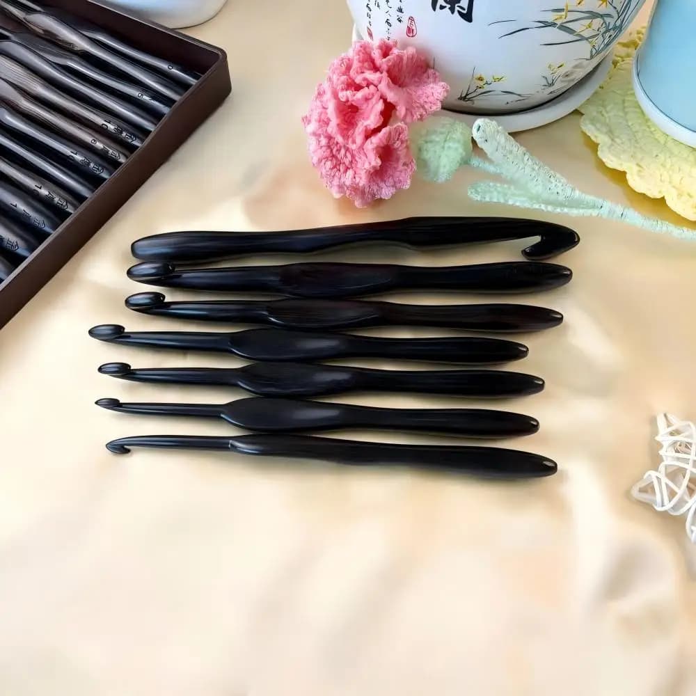 Ebony Integral Crochet Hook Hand Polished Non Spliced Solid Wood Smooth Burr Free Tip Comfort Grip 6.0mm 8.0mm DIY Knit Craft