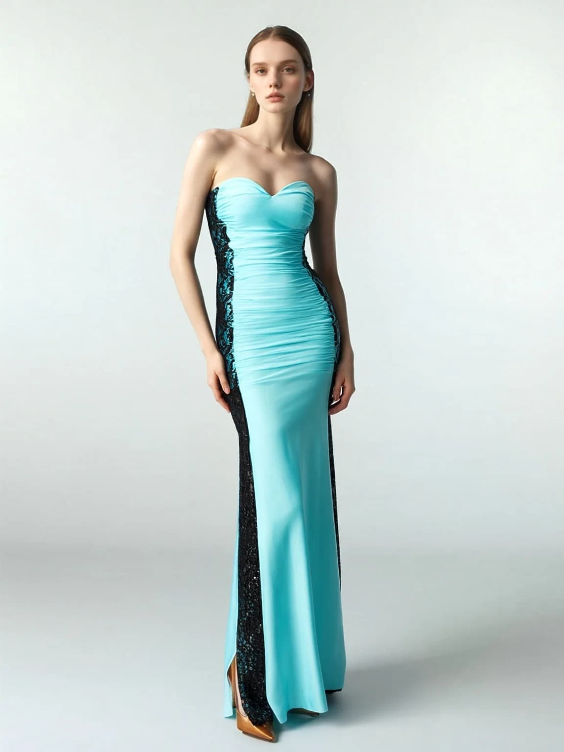 Abito da sera lungo elegante da donna senza spalline, aderente, con arricciature, balze e spacco alto