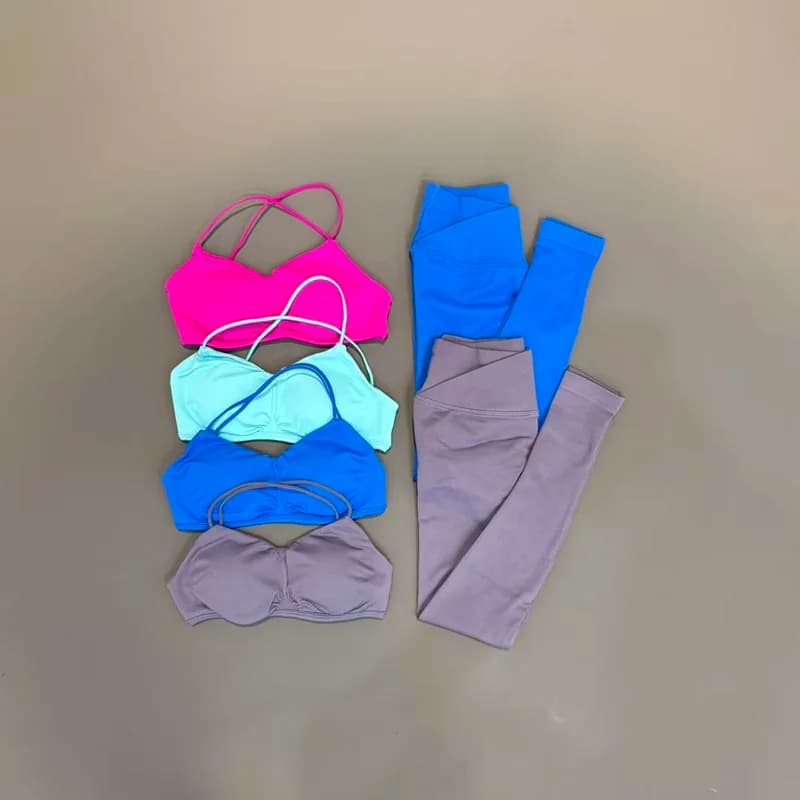 Set da yoga da donna in 2 pezzi, top a tinta unita con schiena scoperta, leggings morbidi ed elasticizzati, abbigliamento sportivo per palestra, fitness, pilates e allenamento.