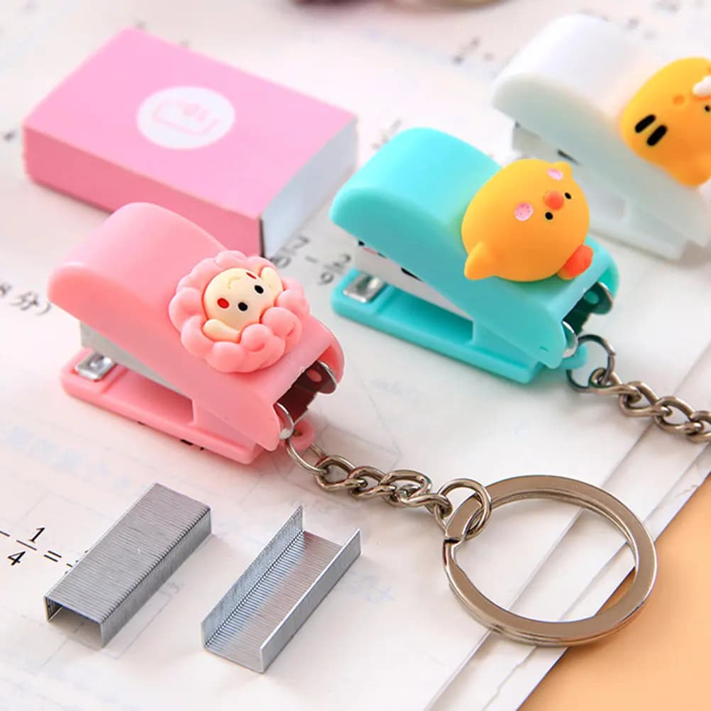 5 Pezzi Mini Graffettatrice Portatile a Forma di Animale con Portachiavi, per Ufficio, Scuola, Casa, Regalo per Studenti, Compleanno, Natale