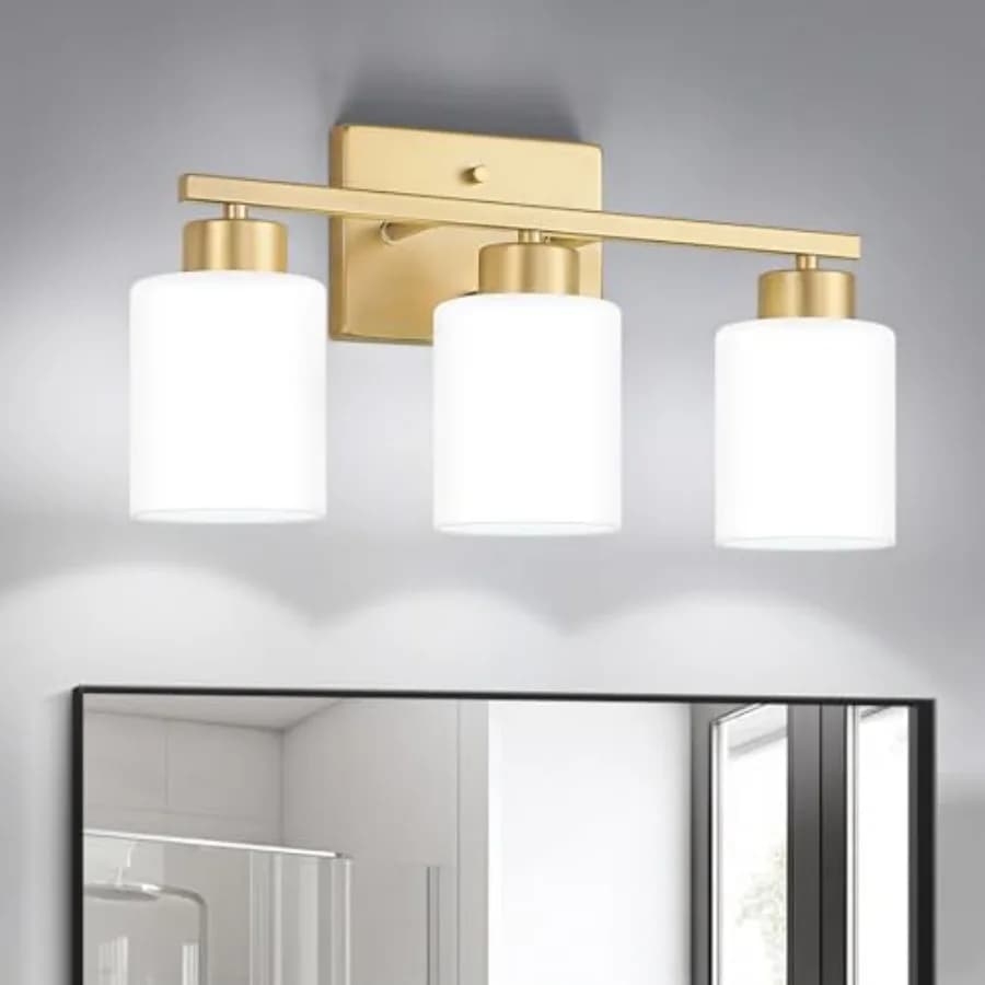 Applique da Bagno Moderna a 3 Luci Dorata con Paralumi in Vetro Satinato Bianco Latte per Installazione su Specchio, Base E26